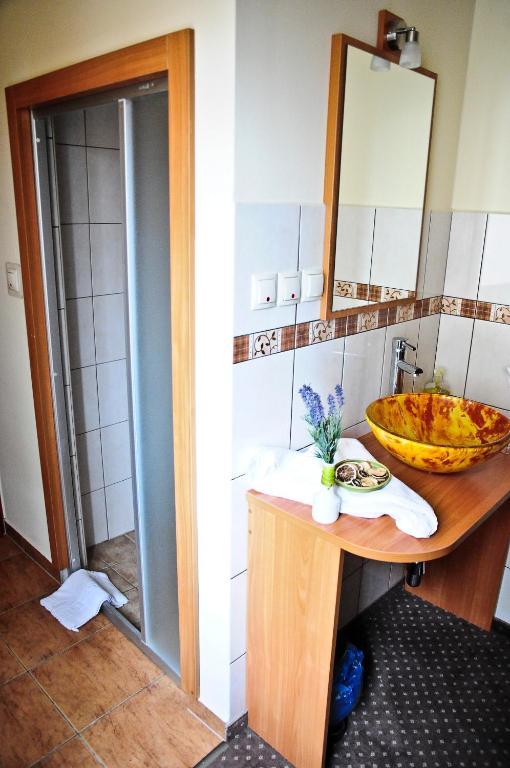 Osrodek Uslug Hotelarskich Kinga Величка Стая снимка