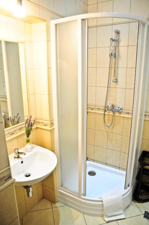 Osrodek Uslug Hotelarskich Kinga Величка Стая снимка
